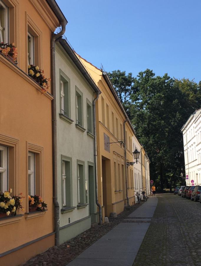 Travel Art Boardinghouse Aparthotel Neuruppin Exteriör bild
